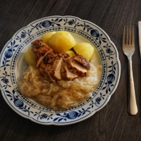 Hähnchenbrust mit Sauerkraut und Kartoffeln