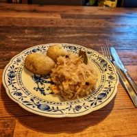 Kartoffeln mit Sauerkraut