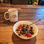 Waldbeeren Porridge mit Walnüssen Rezept